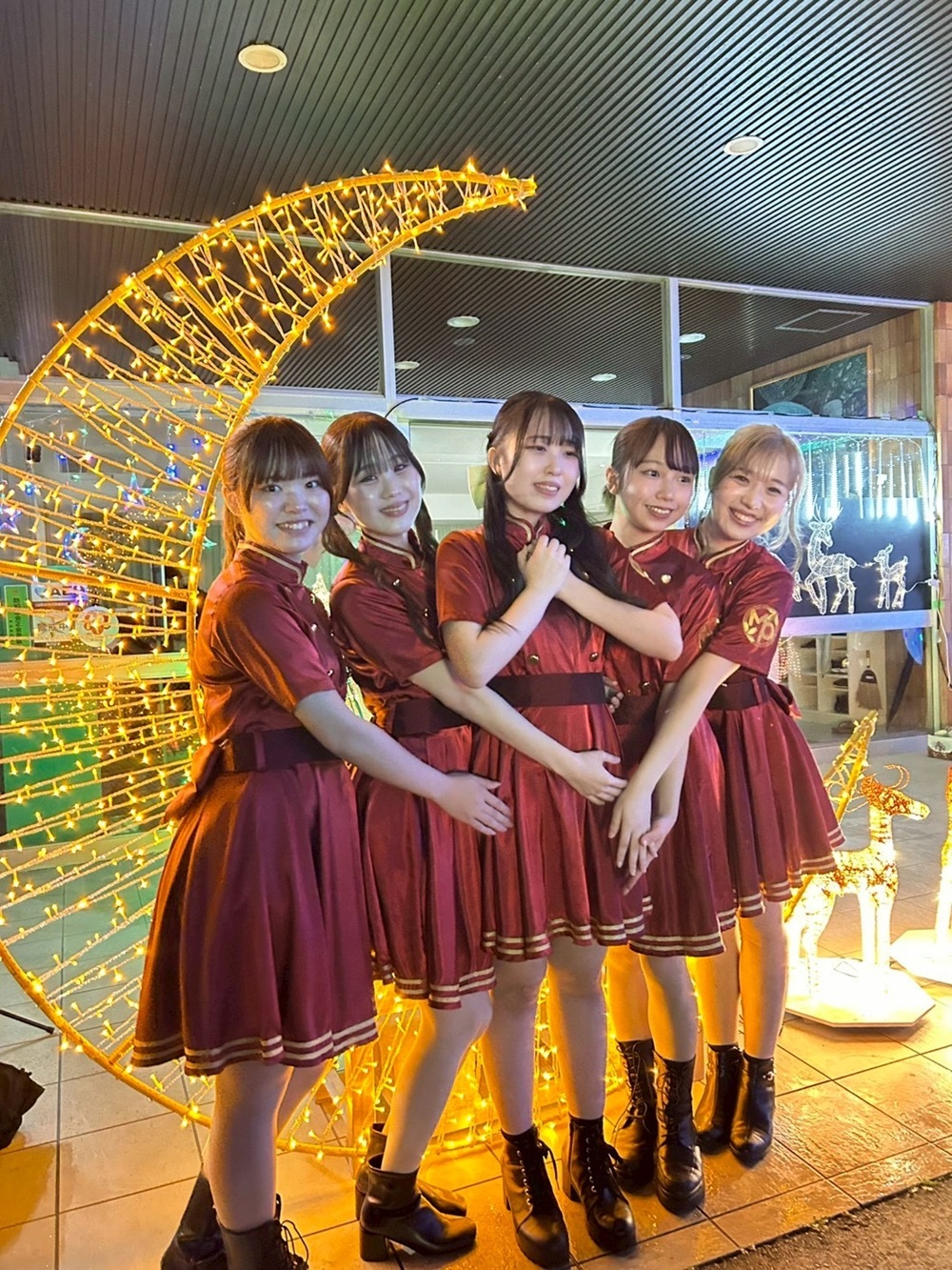 福岡・早良公民館のクリスマスイルミネーション点灯式に西日本短期大学メディア・プロモーション学科が出演